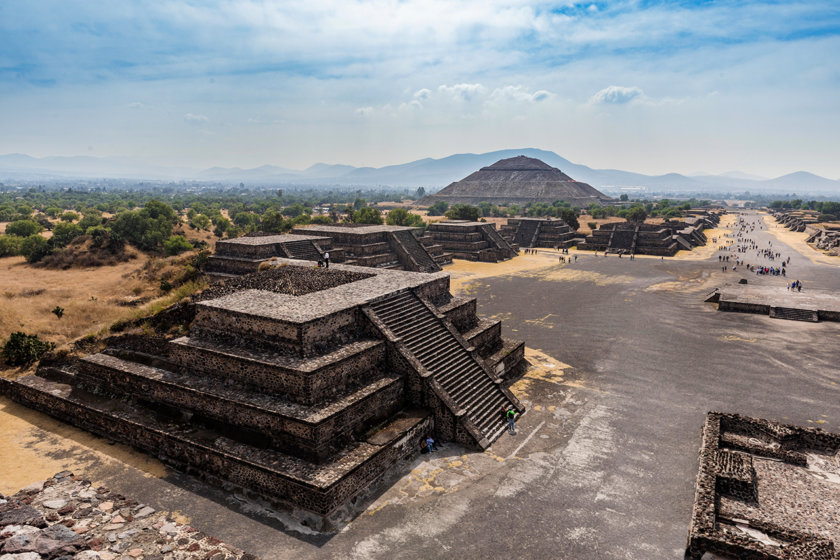 vue pyramide de la lune teotihuacan