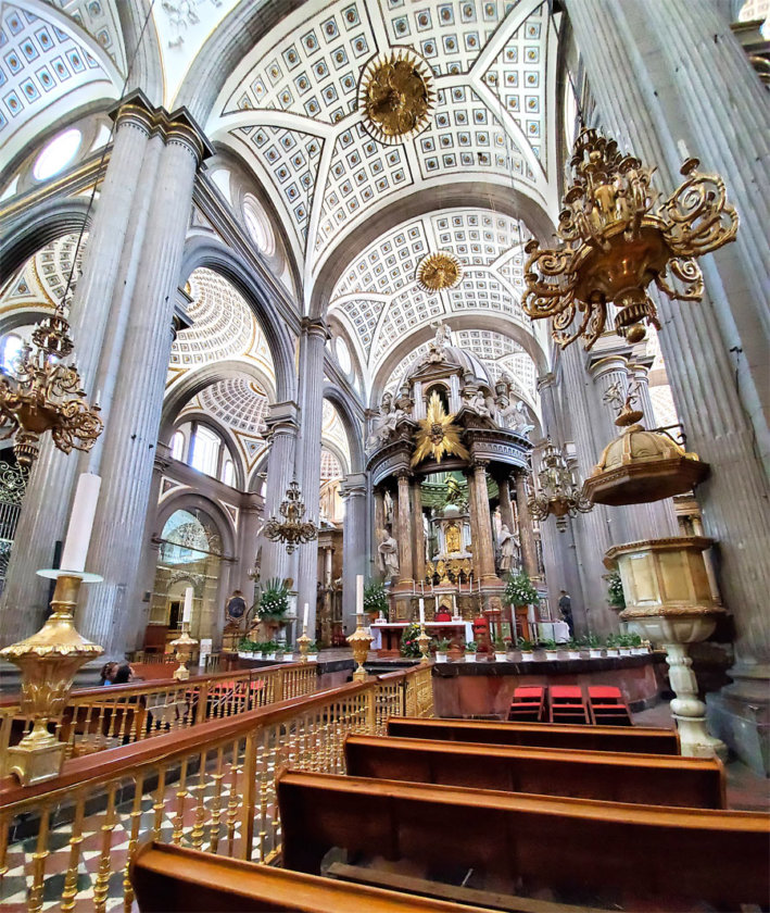 interior catedral puebla