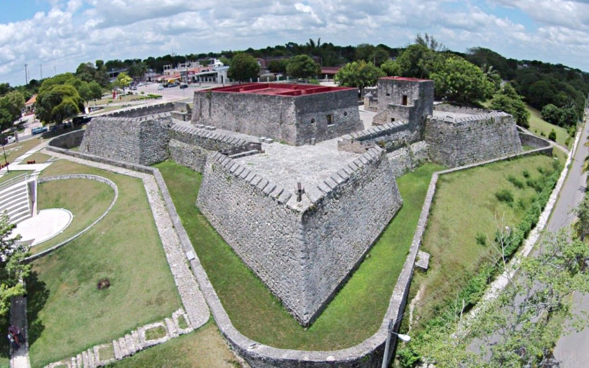 fuerte-san-felipe-bacalar