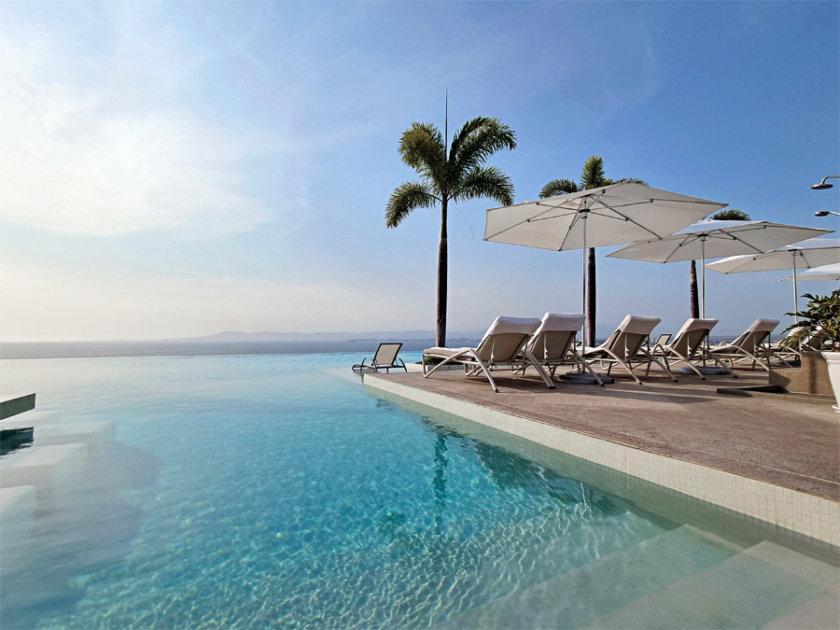 terraza-hotel-puerto-vallarta