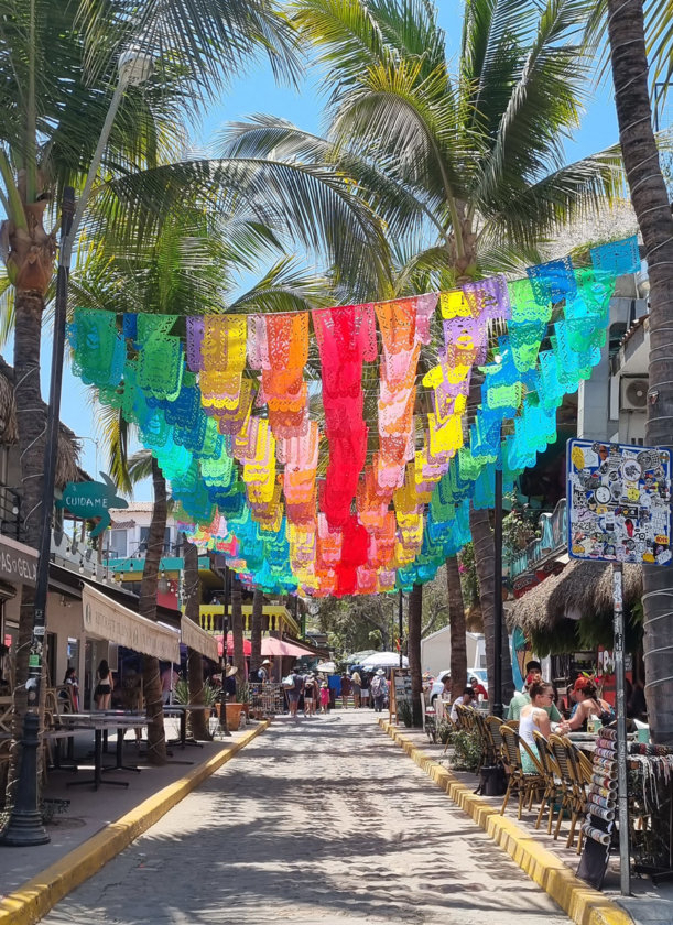 calle colores sayulita