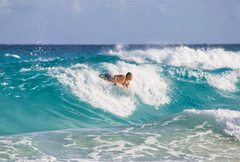 surf cancun chac mool