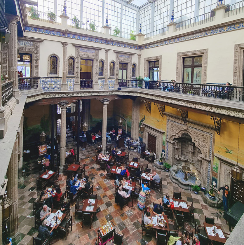 interior casa azulejos sanborns