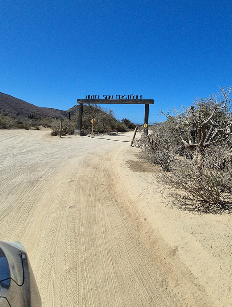 entrada playa punta lobos todos santos