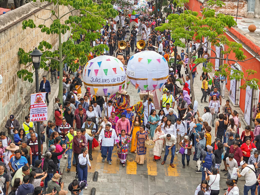 ambiance guelaguetza oaxaca ville