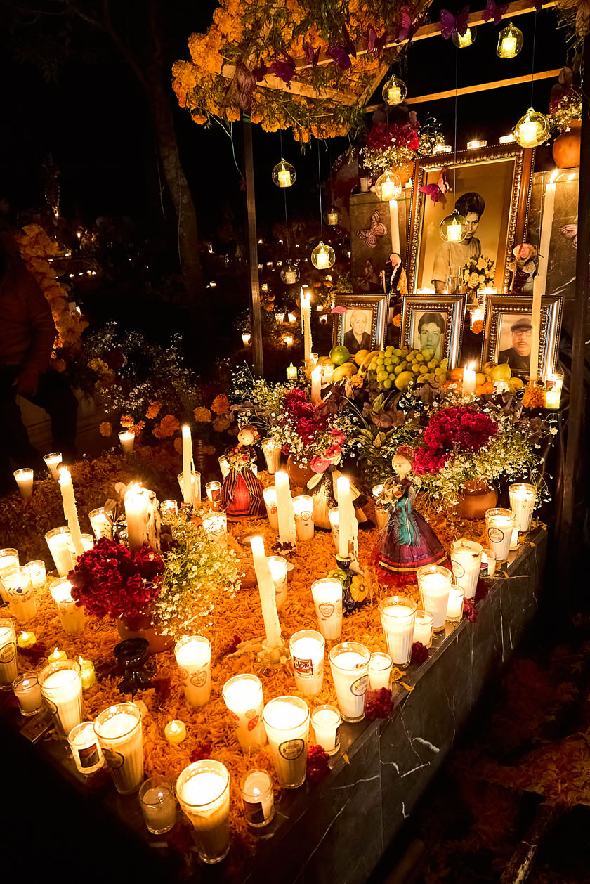 traditions dia de muertos michoacan